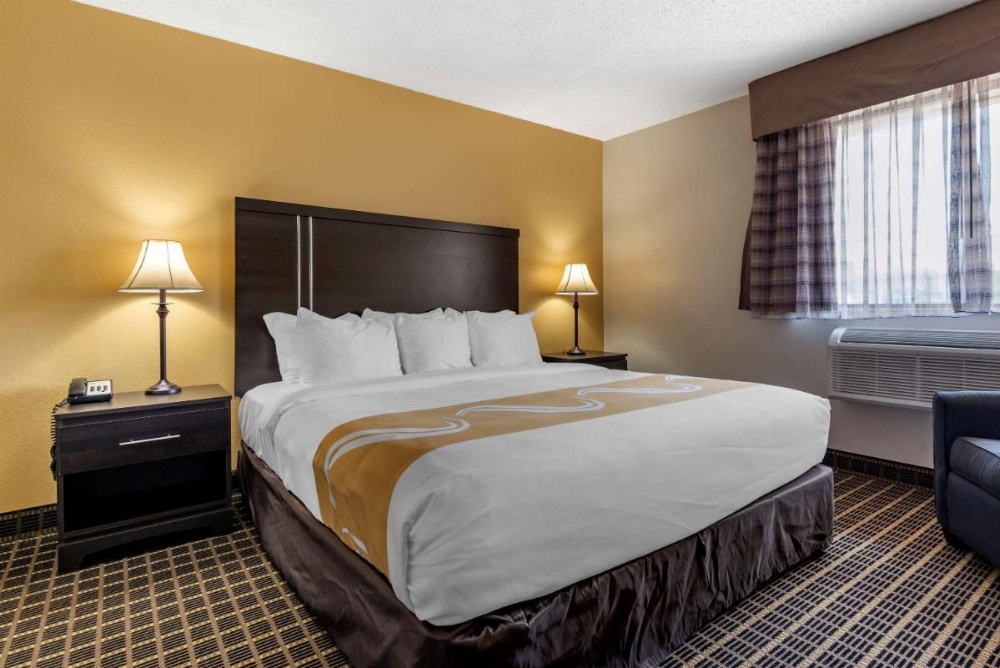 Quality Inn & Suites Warren Image 11