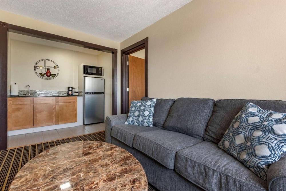 Quality Inn & Suites Warren Image 12