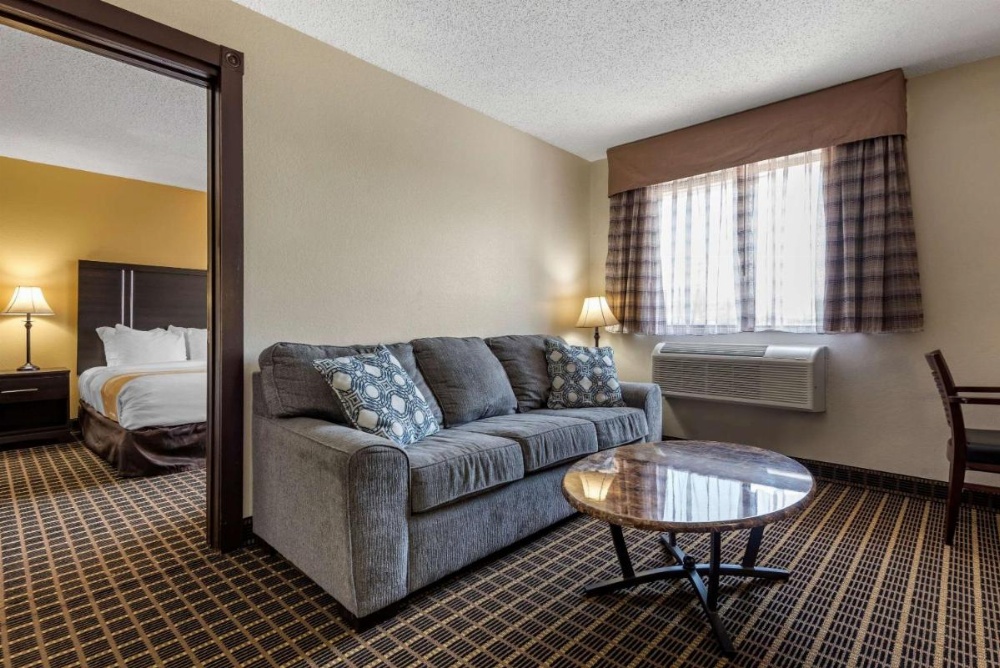 Quality Inn & Suites Warren Image 13