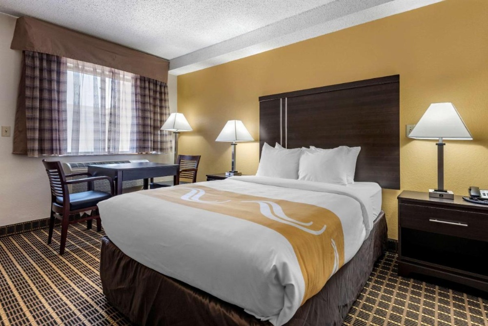 Quality Inn & Suites Warren Image 15