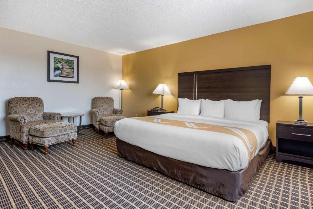 Quality Inn & Suites Warren Image 18