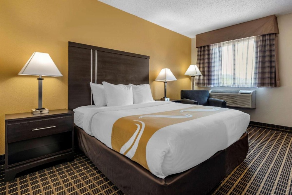 Quality Inn & Suites Warren Image 26