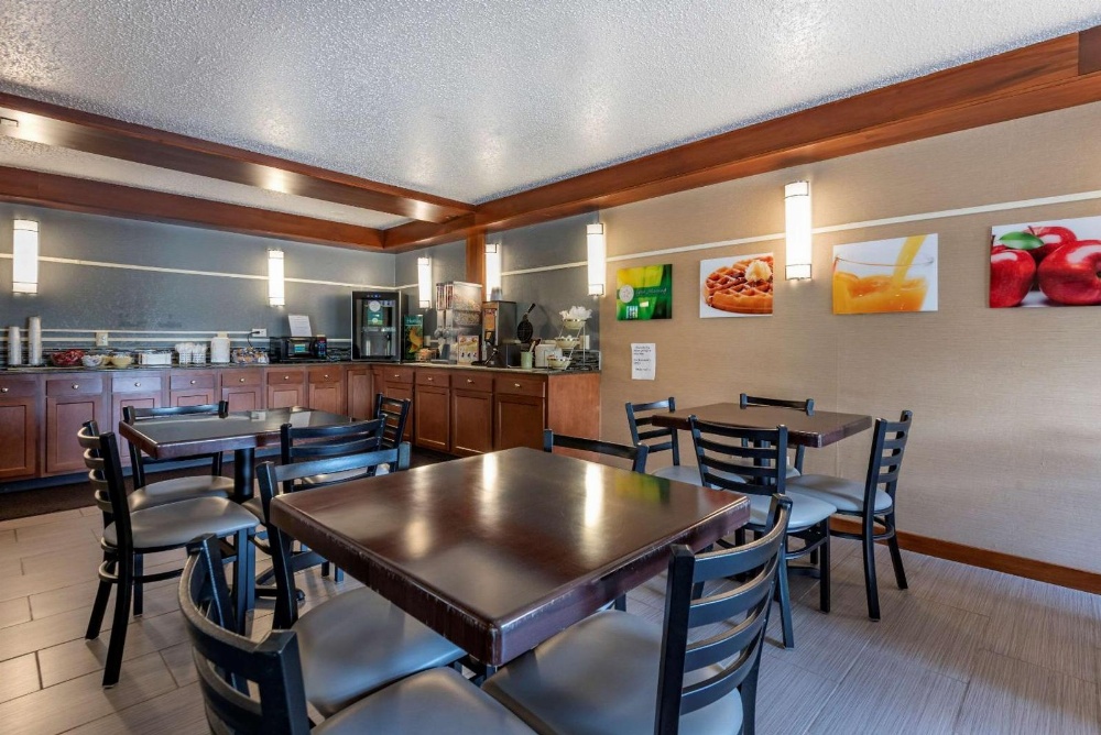 Quality Inn & Suites Warren Main image