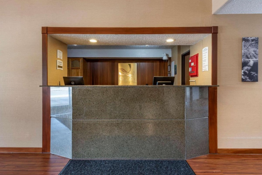 Quality Inn & Suites Warren Image 31
