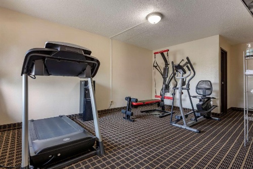 Quality Inn & Suites Warren image 5