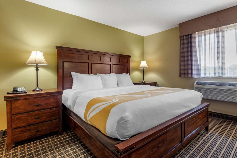 Quality Inn & Suites Warren Image 7
